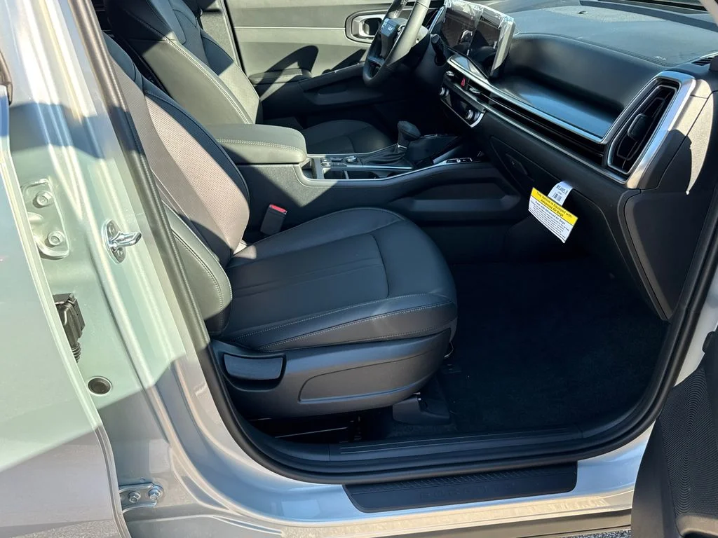 New 2026 Ivory Silver Kia S image 13
