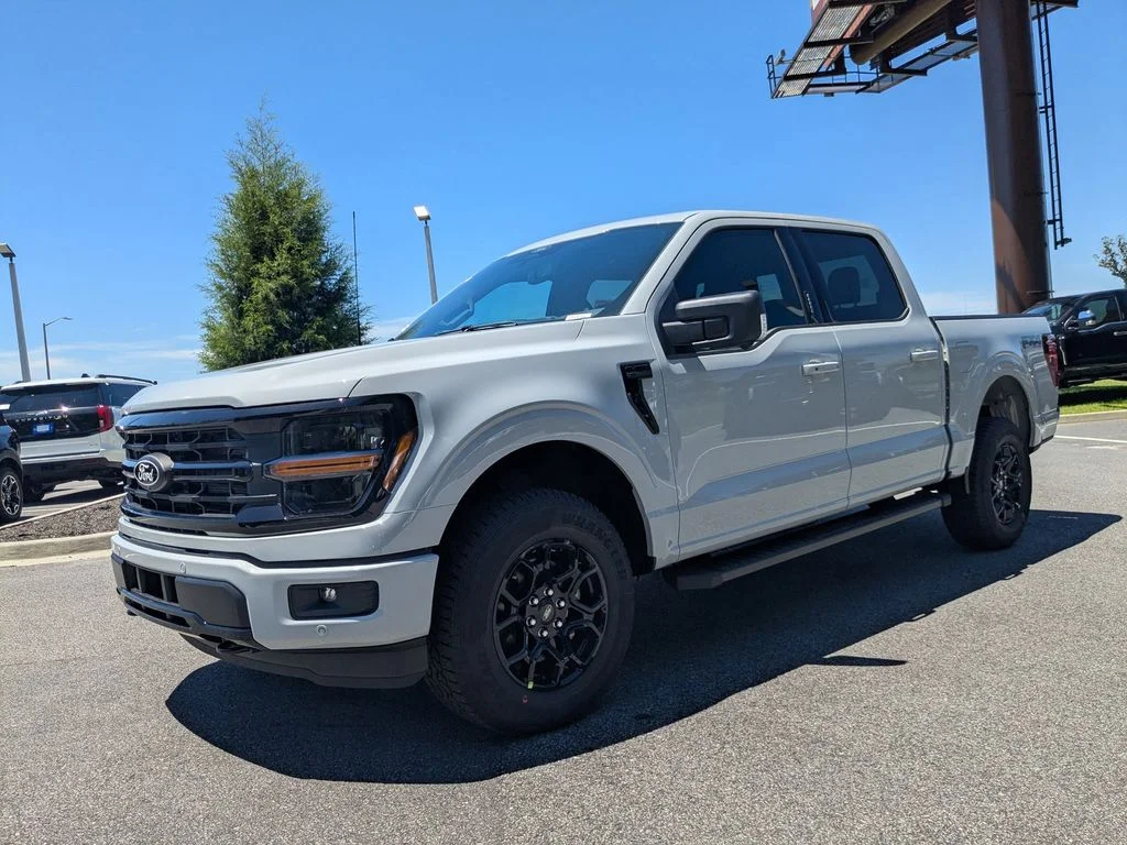 New 2026 Avalanche Ford XLT image 8