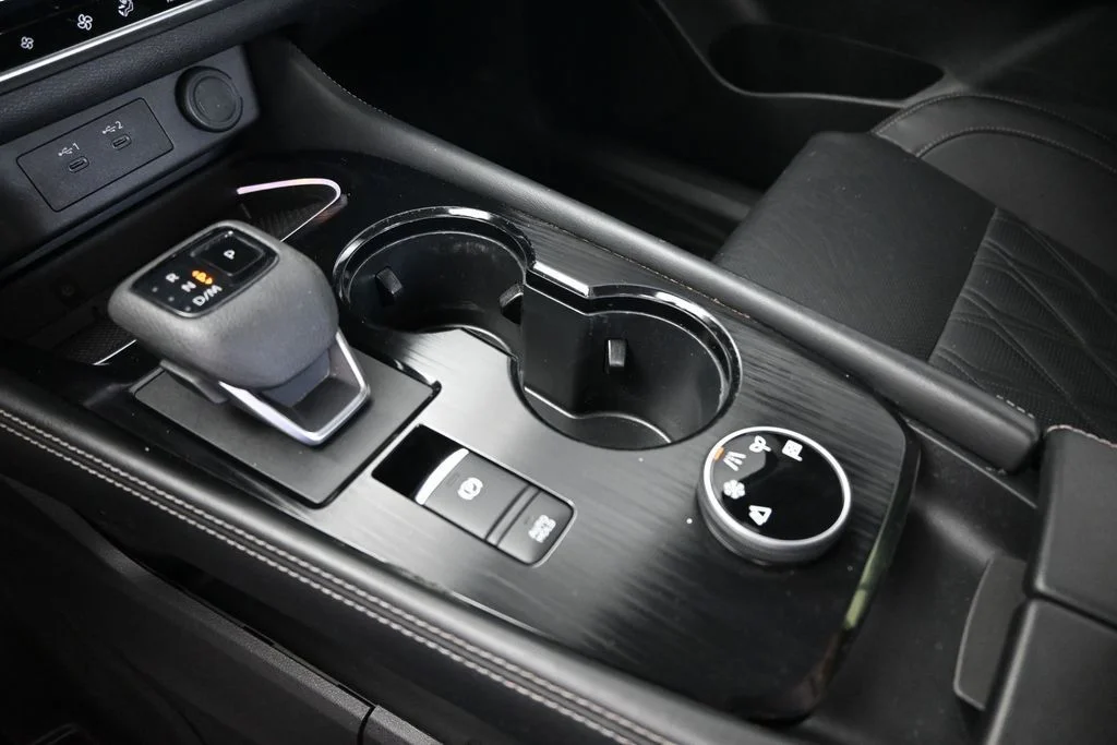 Used 2024 Gray Nissan Platinum image 25