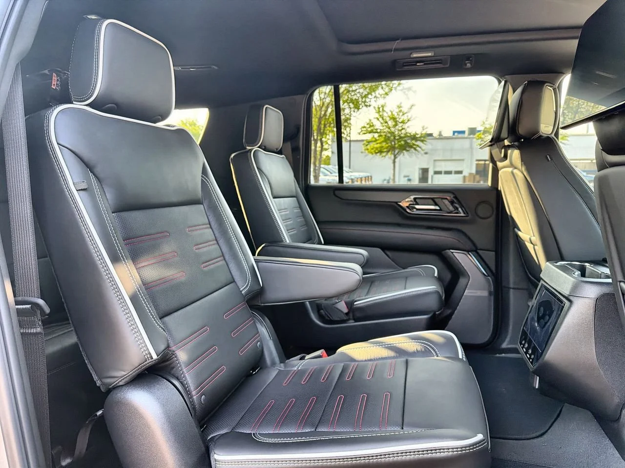 New 2026 Sterling Metallic GMC AT4 Ultimate image 22