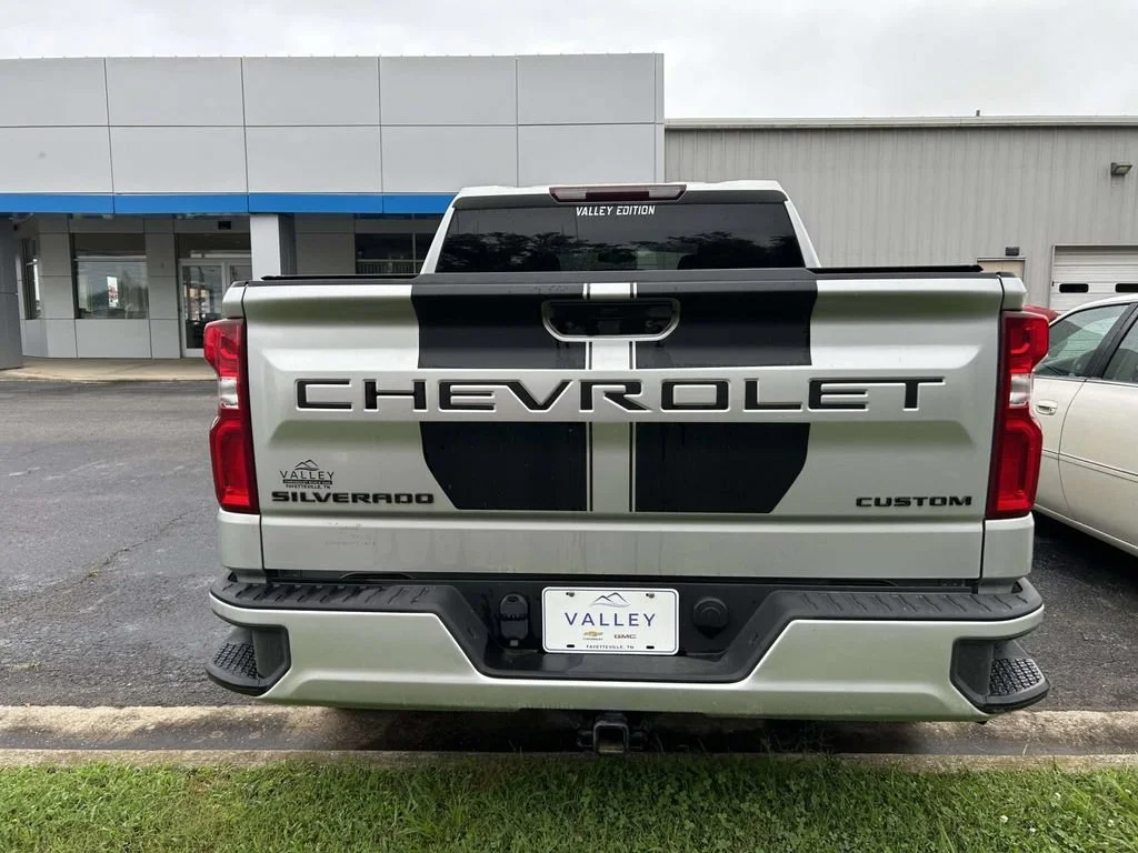 Used 2021 SILVER ICE METALLIC Chevrolet Custom image 4