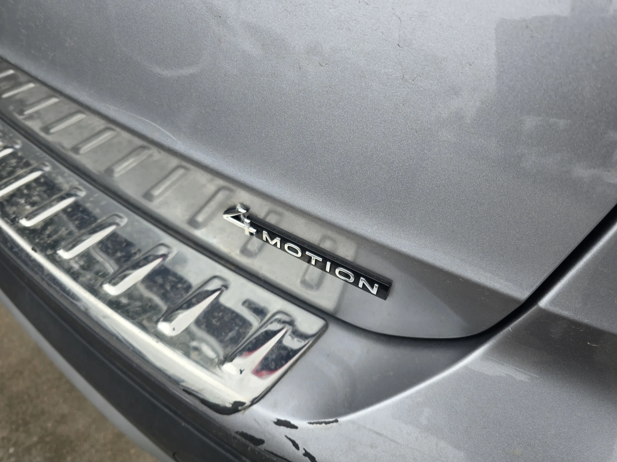 Used 2023 Pyrite Silver Metallic Volkswagen SEL image 11