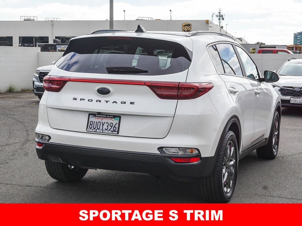 Used 2021 White Kia S image 6
