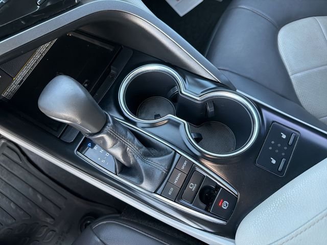 2019 Toyota Camry XLE - Photo 24