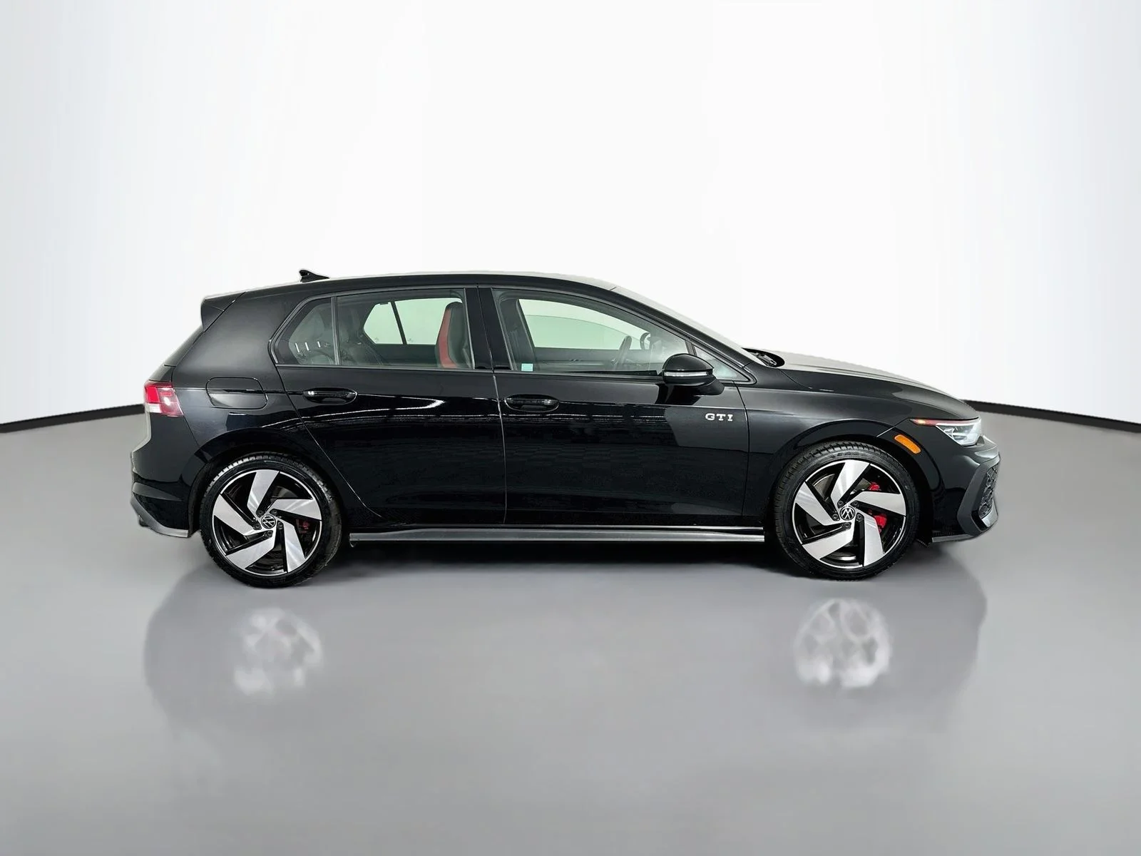 Used 2025 Mythos Black Metallic Volkswagen 2.0T S image 8