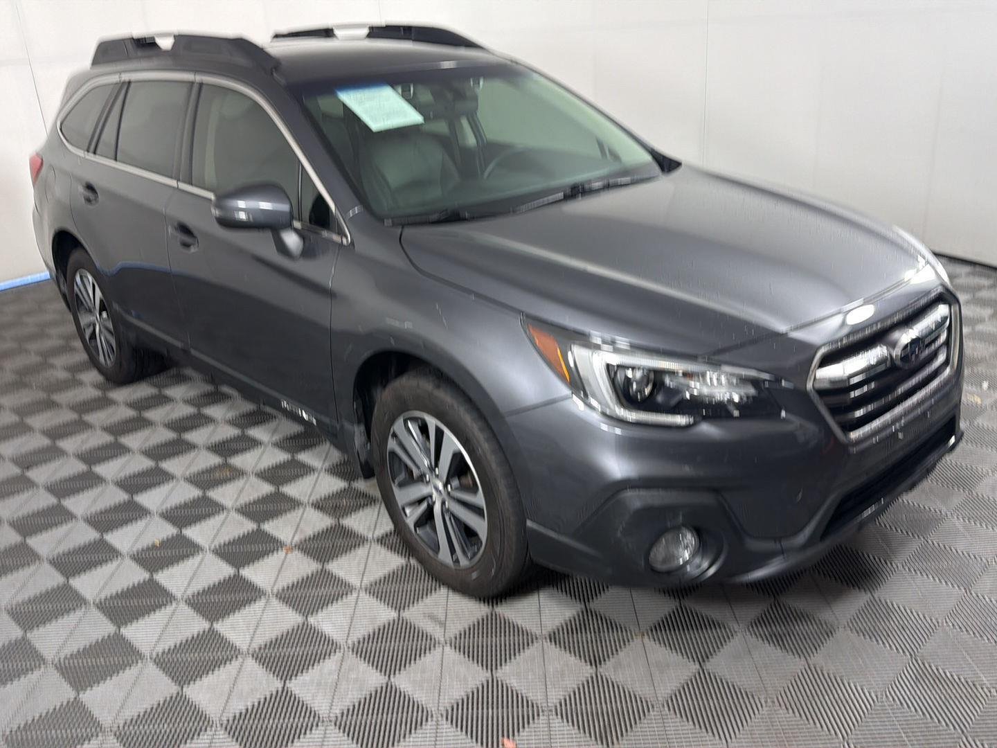 Used 2018 Magnetite Gray Metallic Subaru Limited image 3