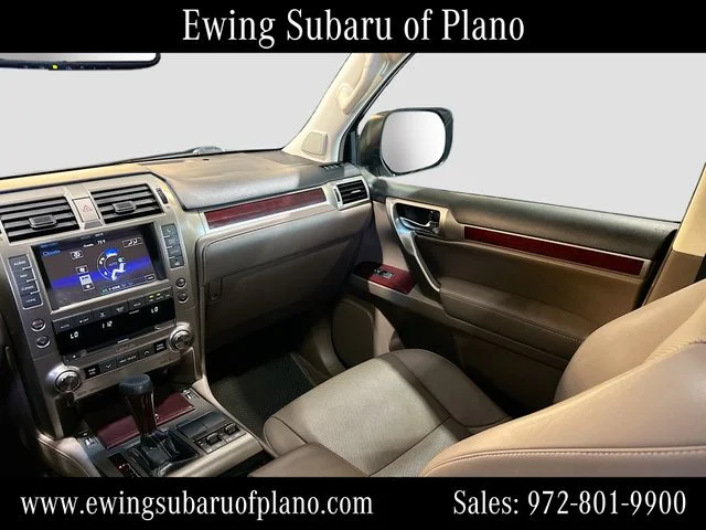 Used 2019 White Lexus 460 image 25