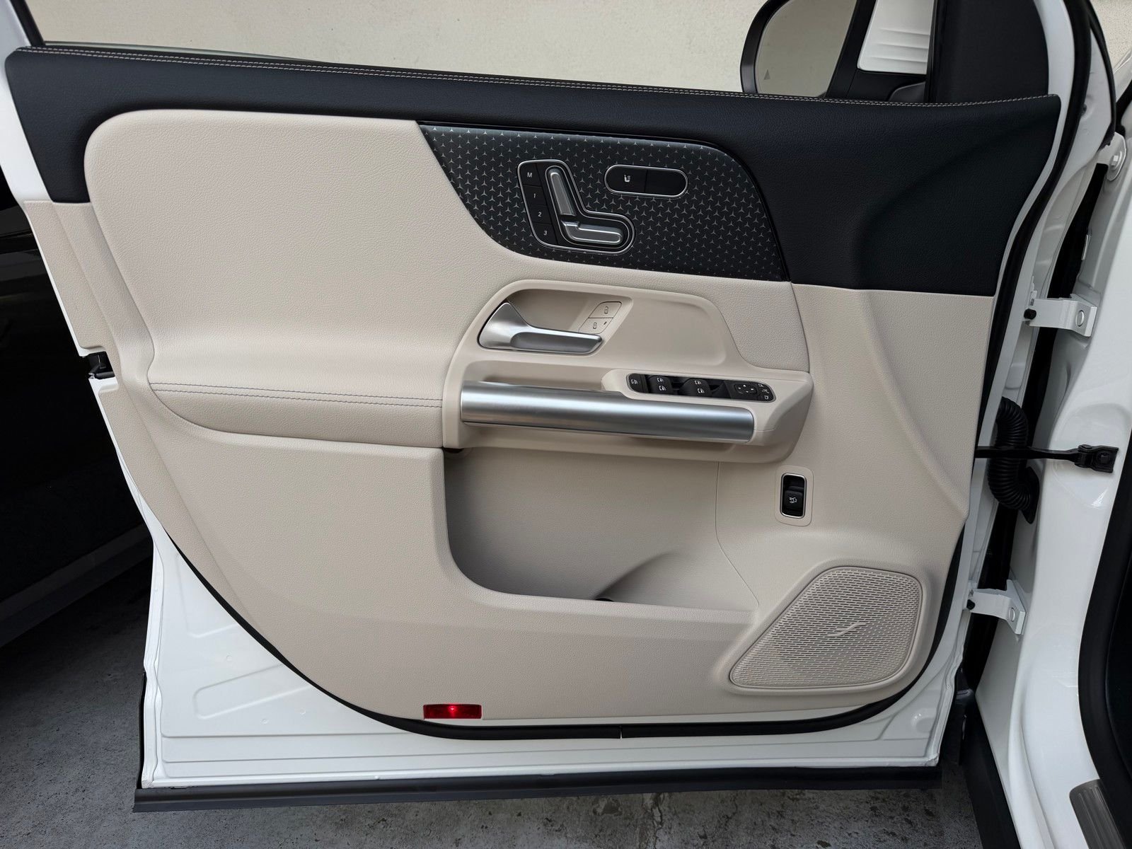 New 2026 Polar White Mercedes-Benz GLA 250 image 17