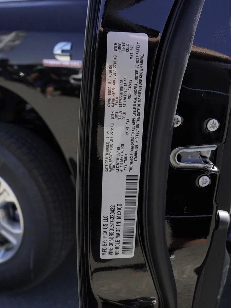 New 2026 Diamond Black Crystal Pearl-Coat Exterior Paint RAM Big Horn image 30