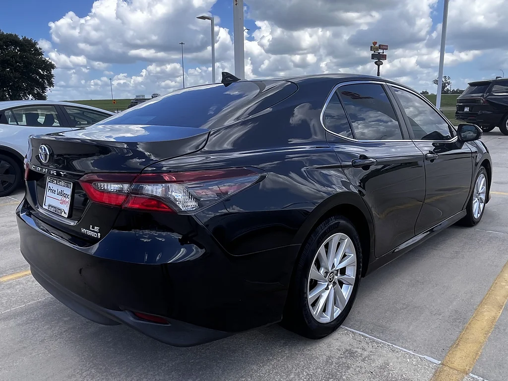Used 2022 Midnight Black Metallic Toyota LE image 3