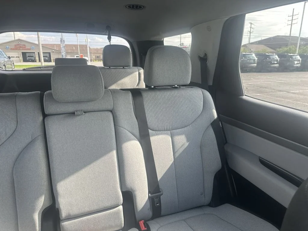 Used 2023 Gray Hyundai SE image 14
