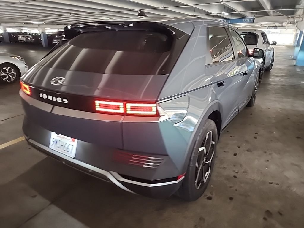 Certified Used 2024 Green Hyundai SEL image 2