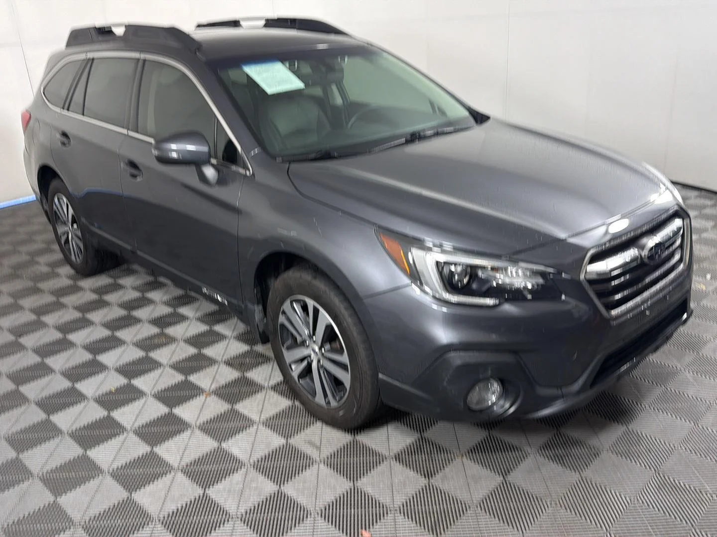 Used 2018 Magnetite Gray Metallic Subaru Limited image 3