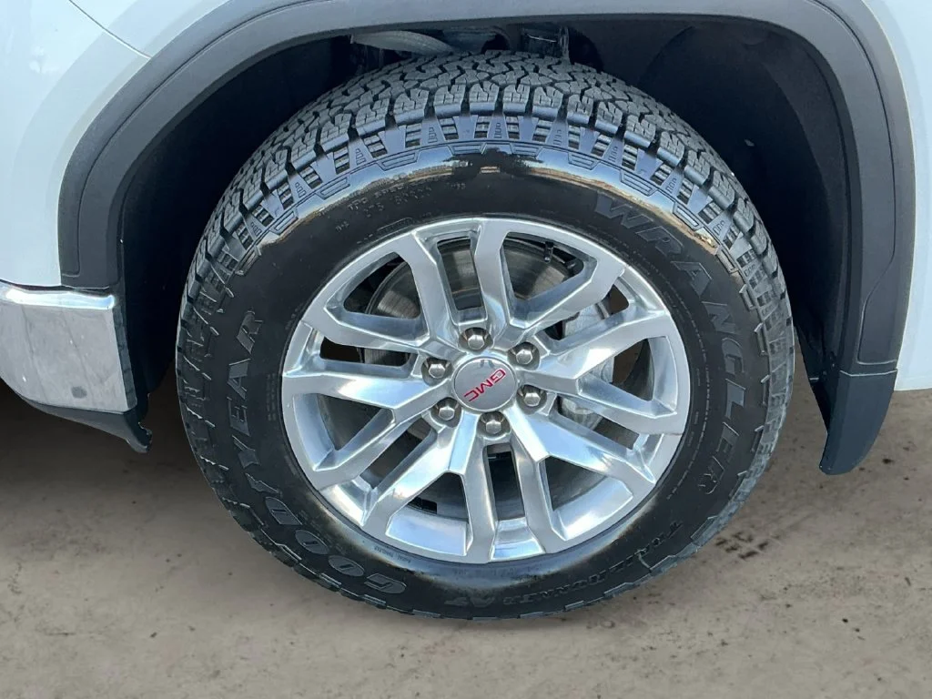 Used 2021 WHITE FROST TRICOAT GMC SLT image 13