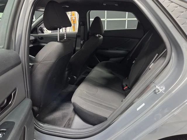 Used 2025 Gray Hyundai SEL Sport image 6