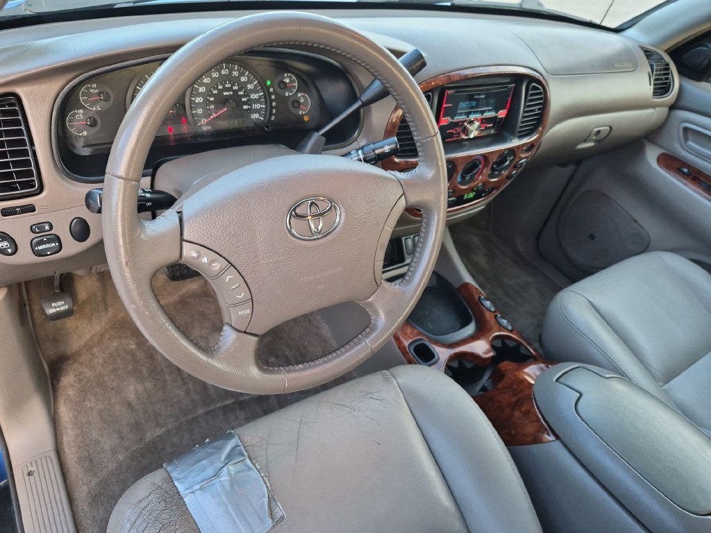 Used 2006  Toyota Limited image 10