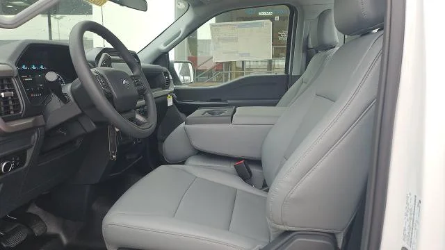 New 2026 Oxford White Ford XL 2WD image 30