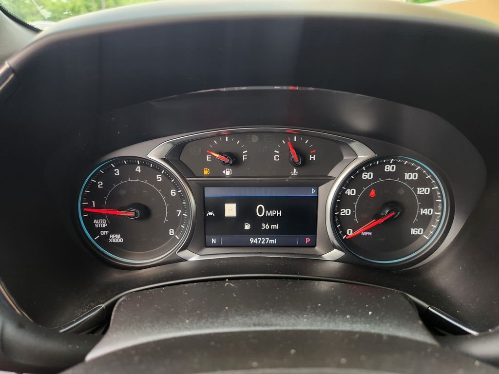 Used 2022 Iridescent Pearl Tricoat Chevrolet RS image 17