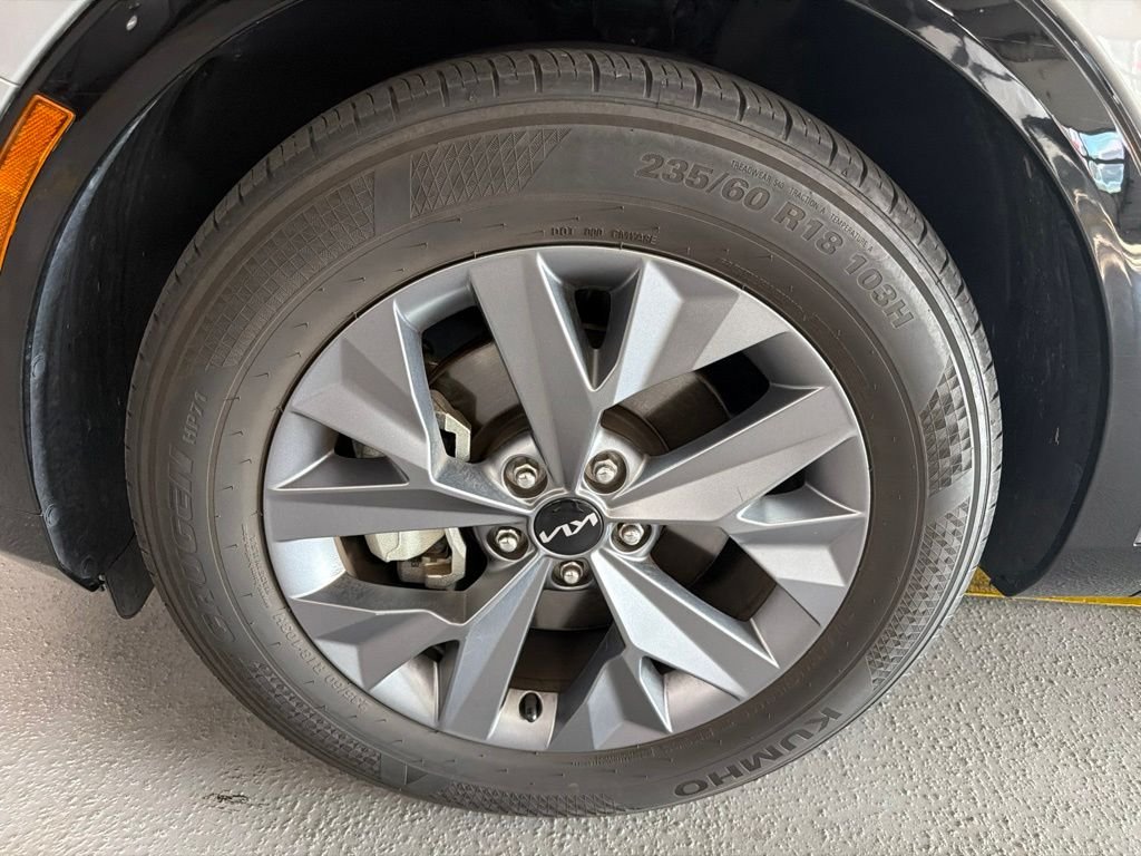 Used 2025 Gray Kia SX image 5