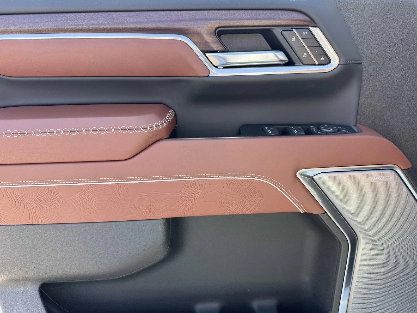 New 2026 Glacier White Tricoat GMC Denali Ultimate image 16