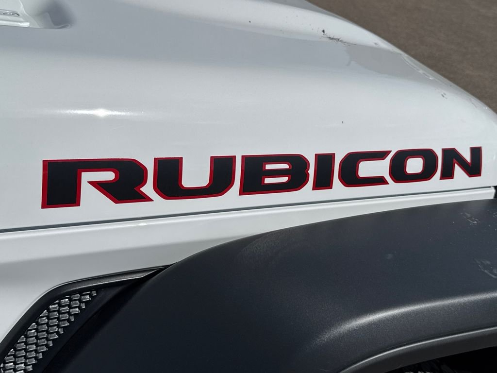 New 2026 Bright White Clear-Coat Exterior Paint Jeep Rubicon image 10