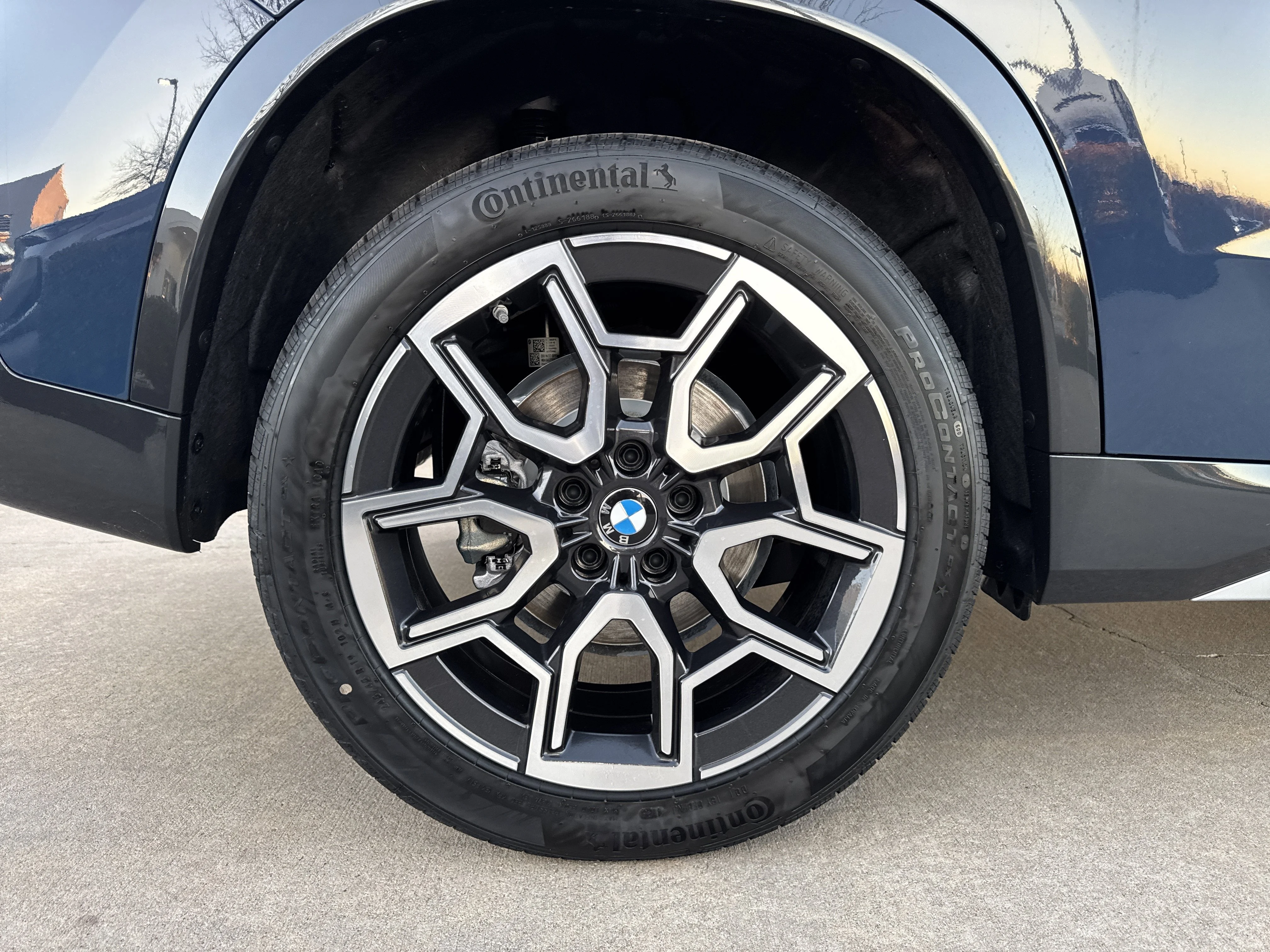 New 2026 0C7R Night Dusk Blue Metallic BMW xDrive28i image 28