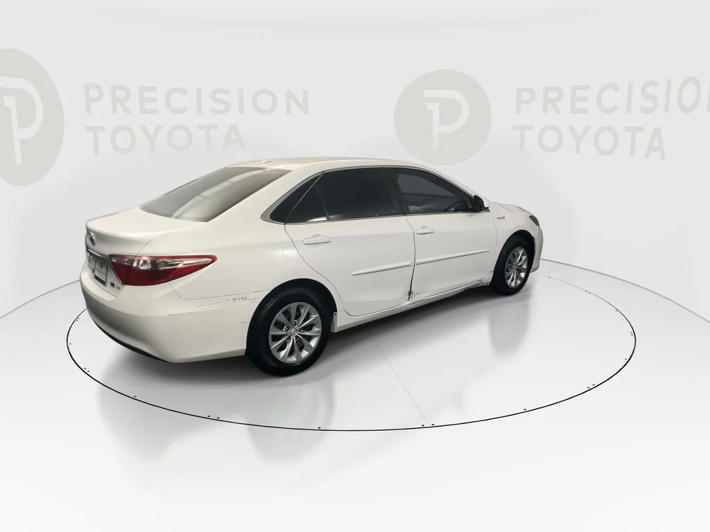 Used 2017 Super White Toyota LE image 20