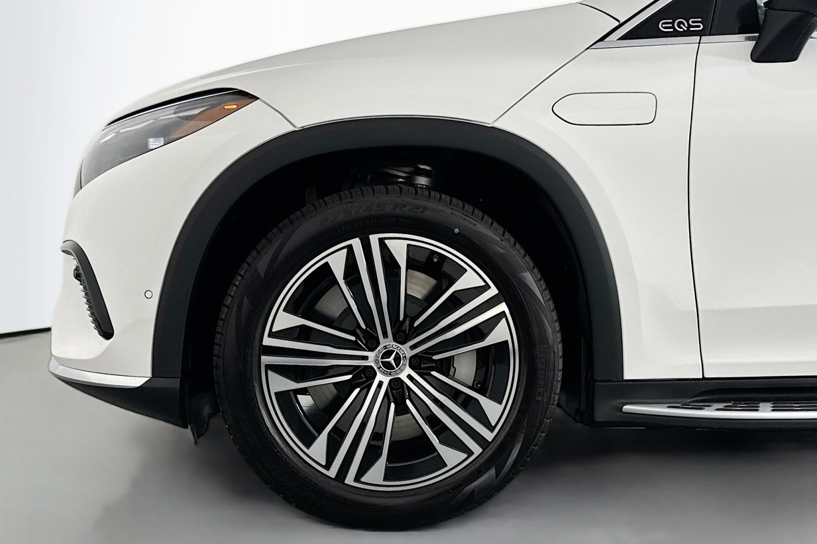 New 2026 Polar White Mercedes-Benz EQS 400 4MATIC® SUV image 10