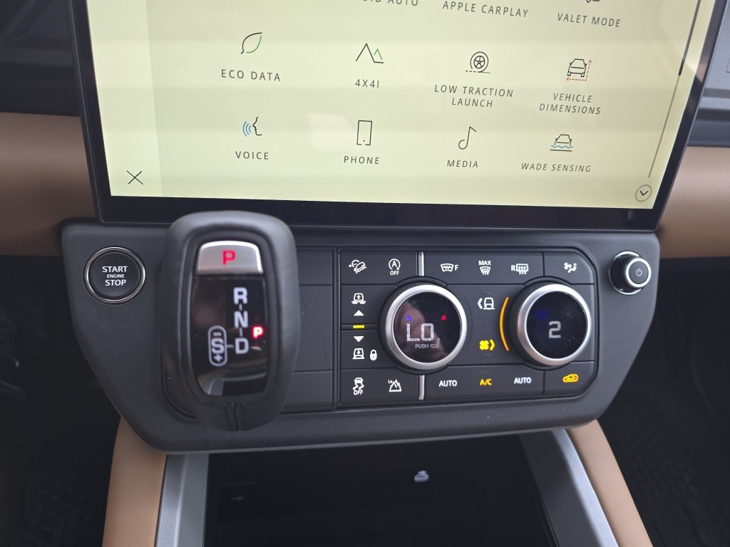 2026 Land Rover Defender V8 - Photo 17