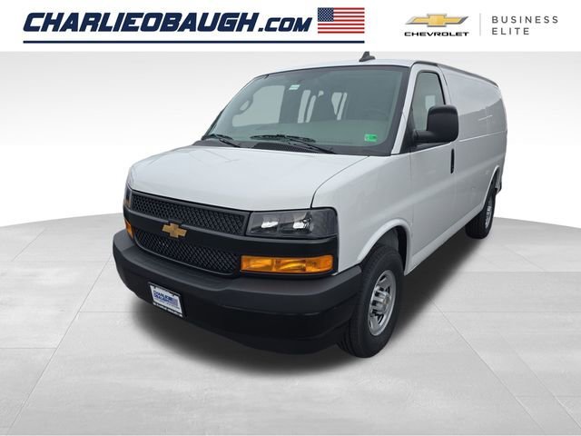 2025 Chevrolet Express 3500 Work Van HD's photo