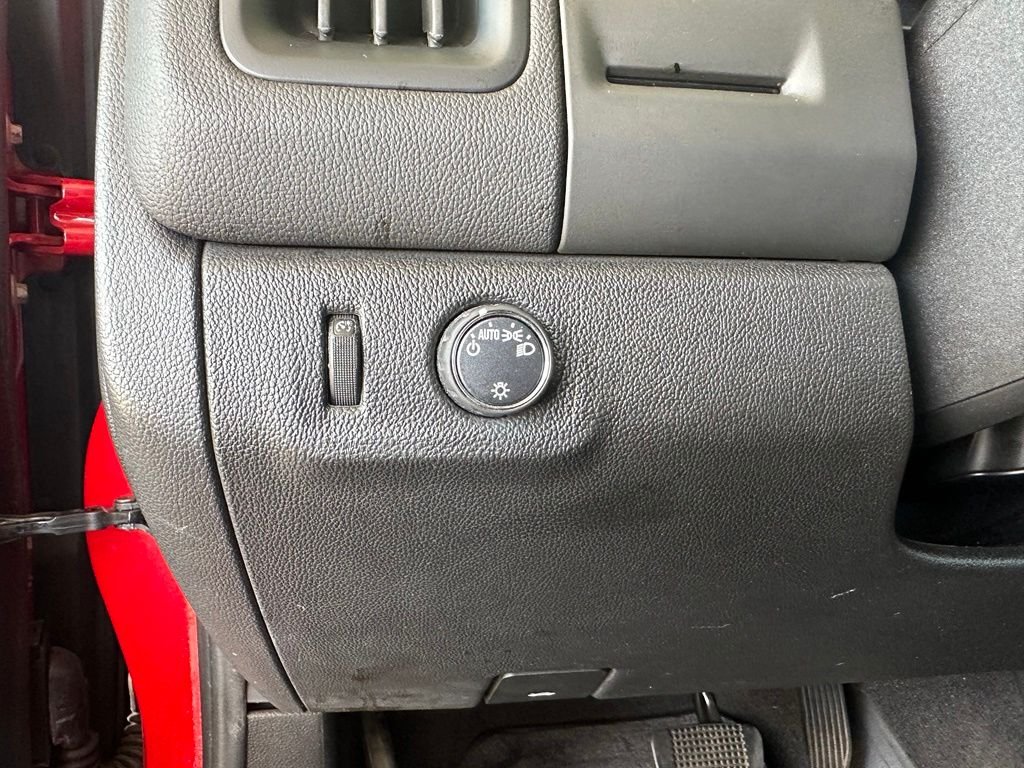 Used 2019 Red Chevrolet LT image 17