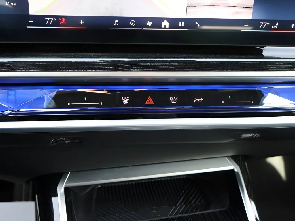 Used 2025 Alpine White BMW 740i xDrive image 29
