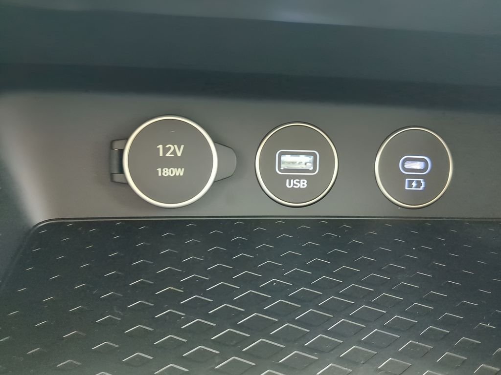 2026 GENESIS G70 Standard - Photo 23