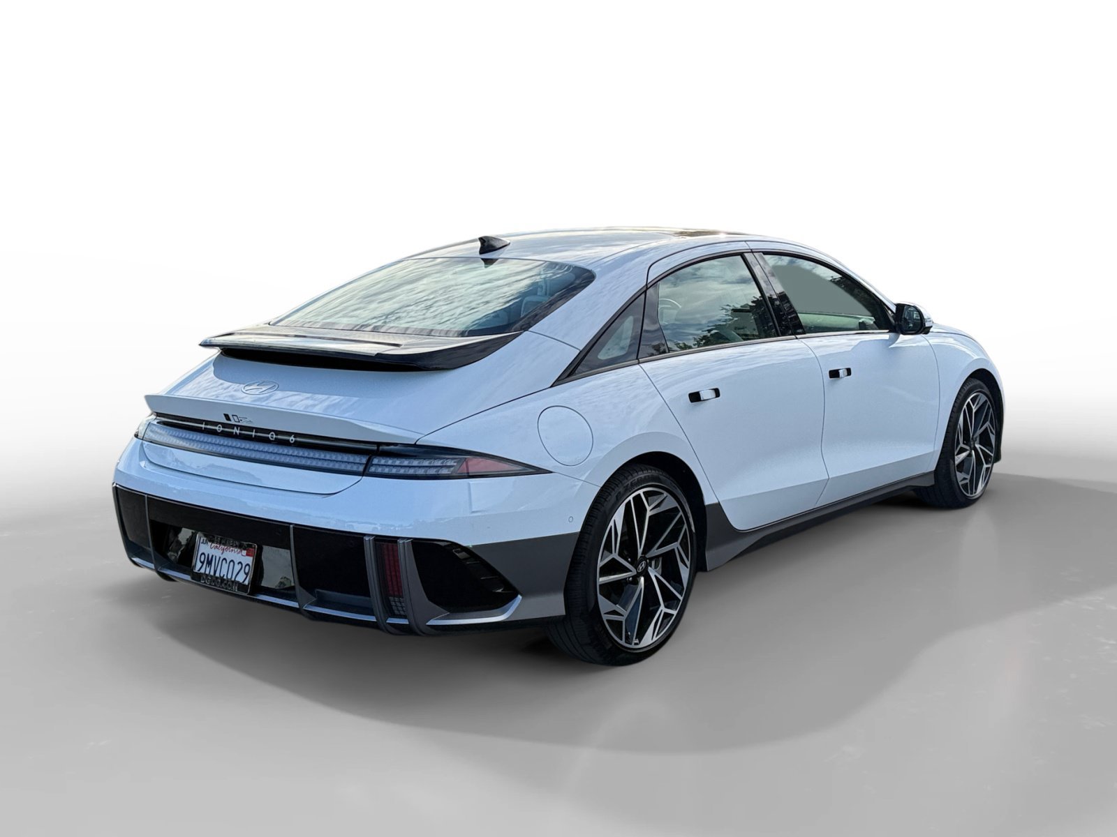 Used 2024 White Hyundai Limited image 5