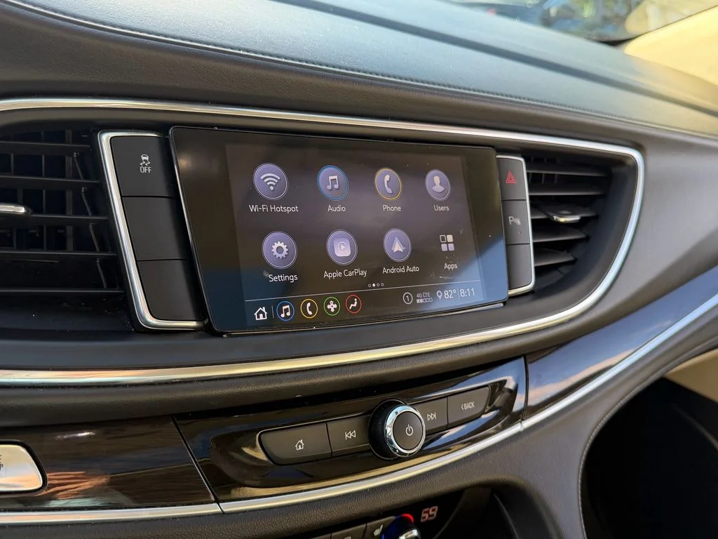 Used 2020 White Buick Essence image 20