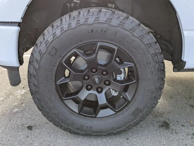 New 2026 Oxford White Ford XLT image 11