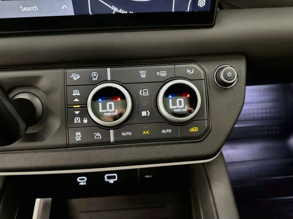 Used 2024 Black Land Rover S image 16