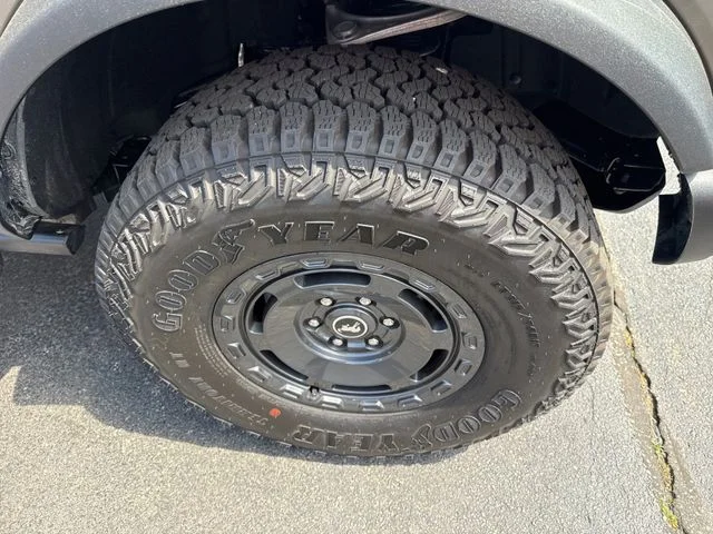 Used 2025 Gray Ford Badlands image 12