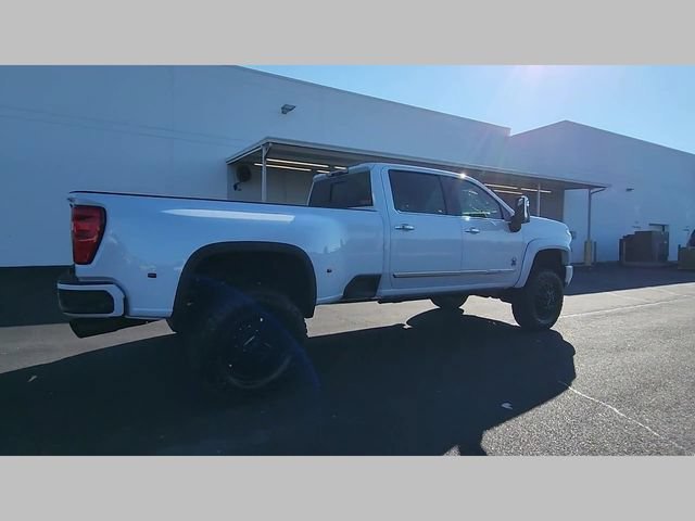 New 2026 Polar White Tricoat Chevrolet High Country DRW image 28