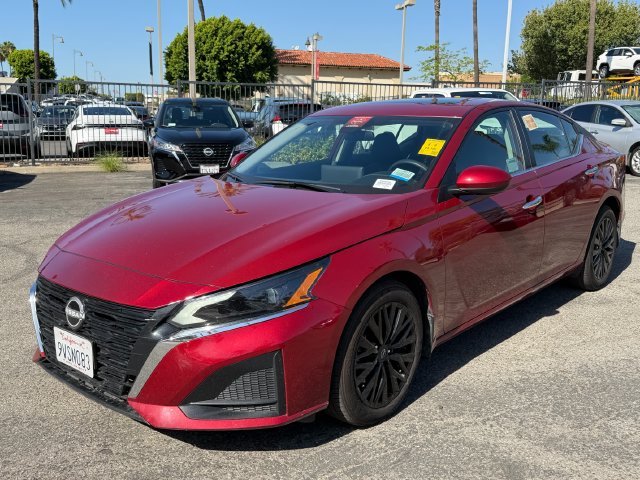 Used 2025 Red Nissan 2.5 SV image 3