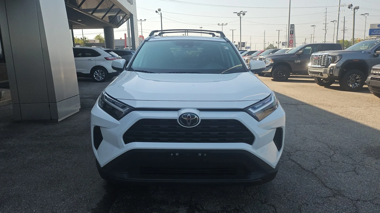 Used 2023 Ice Cap Toyota XLE 4WD image 7