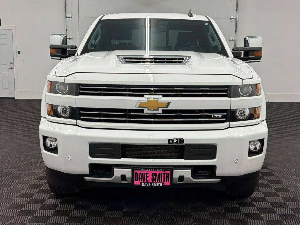 Used 2017 Summit White Chevrolet LTZ image 5