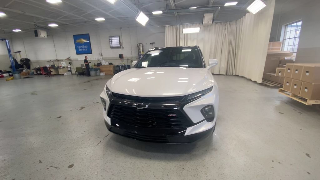 Certified Used 2023 Iridescent Pearl Tricoat Chevrolet RS image 5
