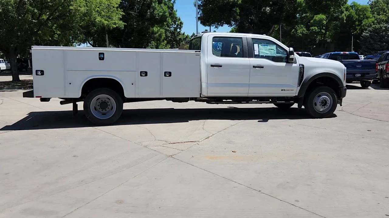 2025 Ford F-550 Super Duty Chassis Cab XL - Photo 13