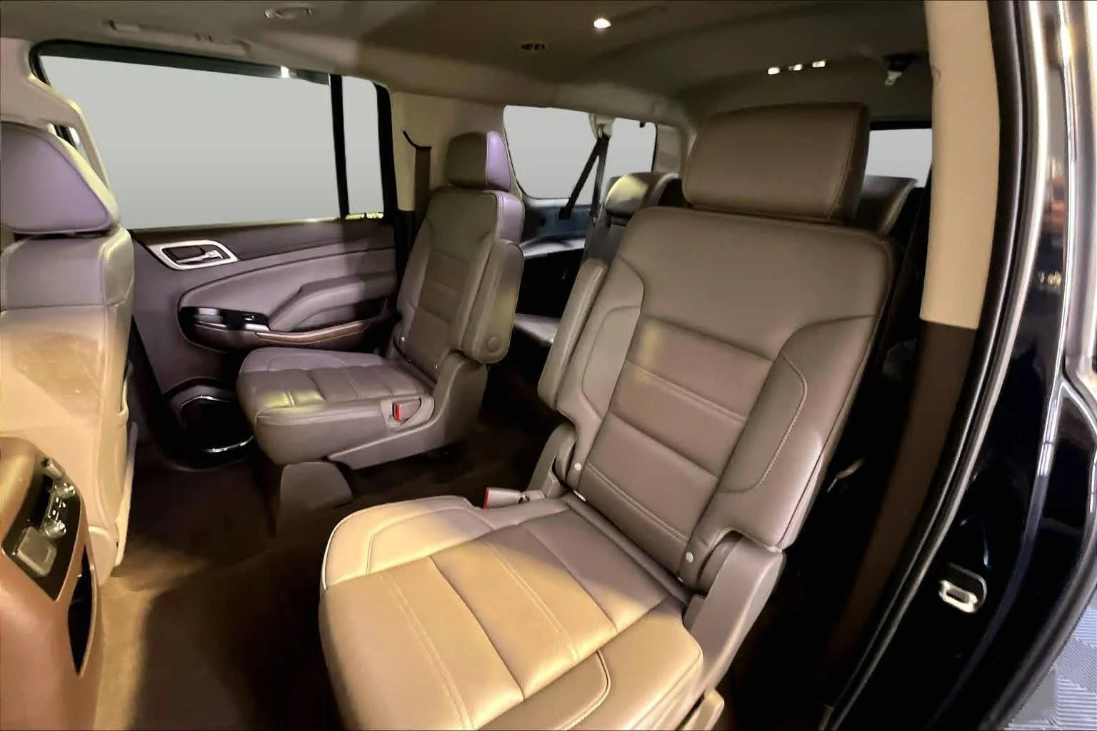 Used 2020 Dark Sapphire Blue Metallic GMC Denali image 21