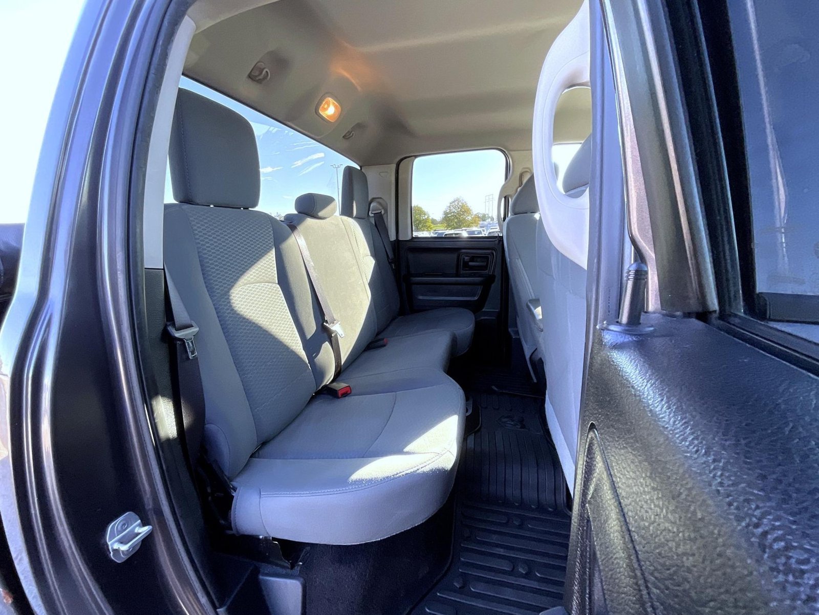 Used 2015 Gray Ram Express image 19