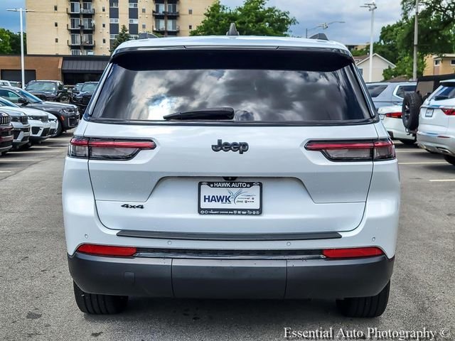 Used 2023 White/off-white Jeep Altitude image 5