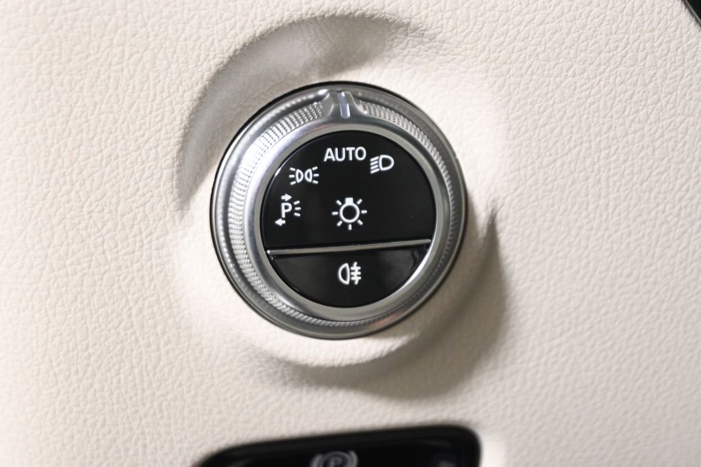 Used 2026 Polar White Mercedes-Benz C 300 image 24