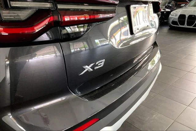 Used 2024 Dark Graphite Metallic BMW xDrive30i image 21