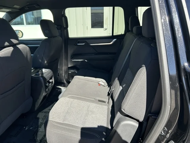 Used 2025 BLACK GMC AWD Elevation image 19